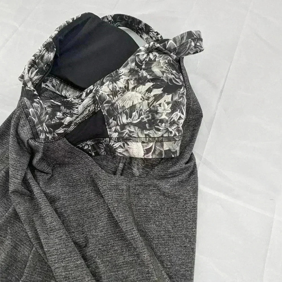 Lululemon Rest Less Tank Top Size 6 Black Gym Built in Bra Activewear Gray - Picture 6 of 9